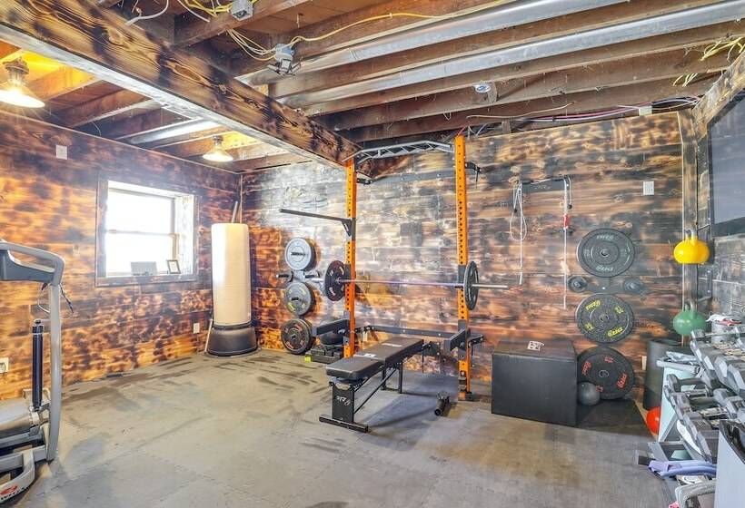 Family Friendly Seward Home W/ Sauna & Pool!