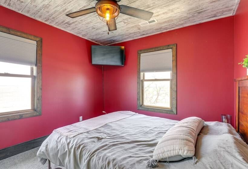 Family Friendly Seward Home W/ Sauna & Pool!