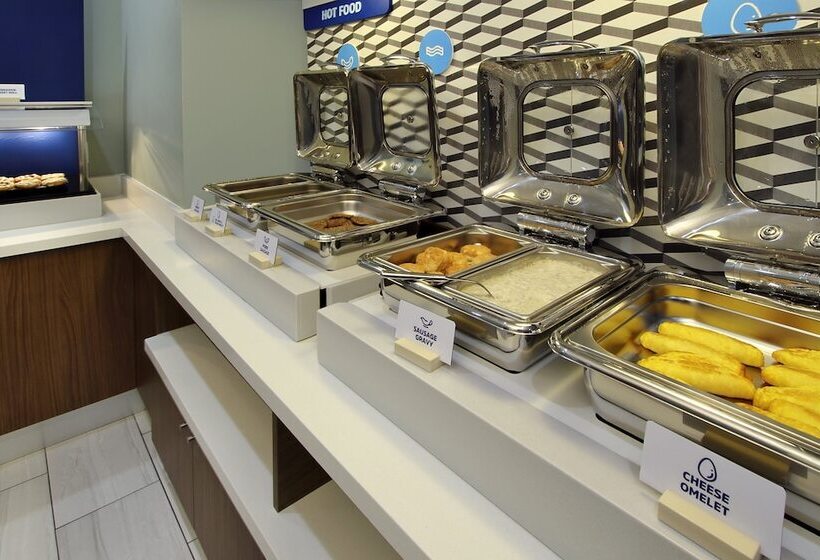 בית מלון כפרי Holiday Inn Express & Suites Little Rock North Sherwood, An Ihg