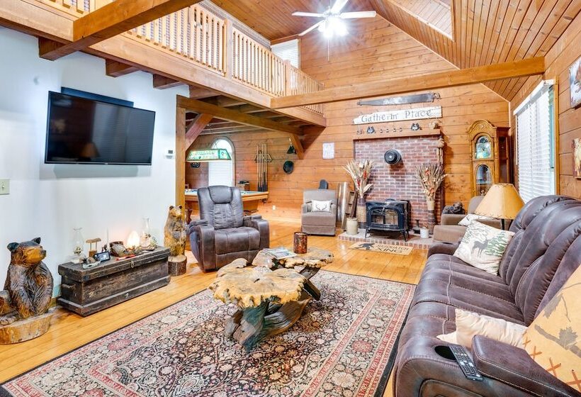 Orleans Retreat W/ Private Hot Tub & Fireplace!