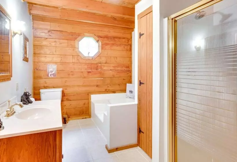 Orleans Retreat W/ Private Hot Tub & Fireplace!