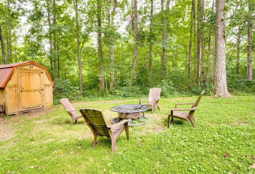 Orleans Retreat W/ Private Hot Tub & Fireplace!