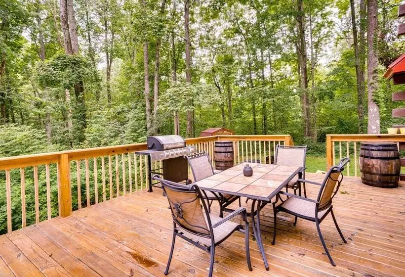 Orleans Retreat W/ Private Hot Tub & Fireplace!