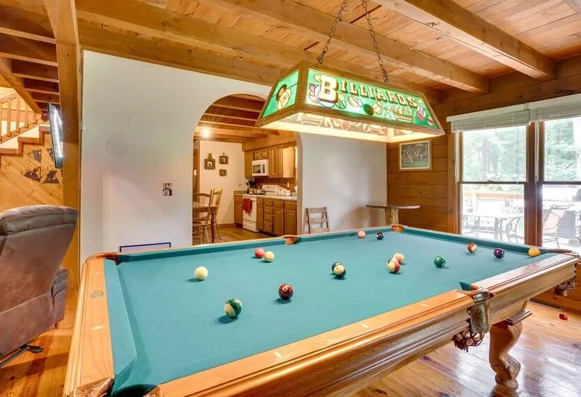 Orleans Retreat W/ Private Hot Tub & Fireplace!