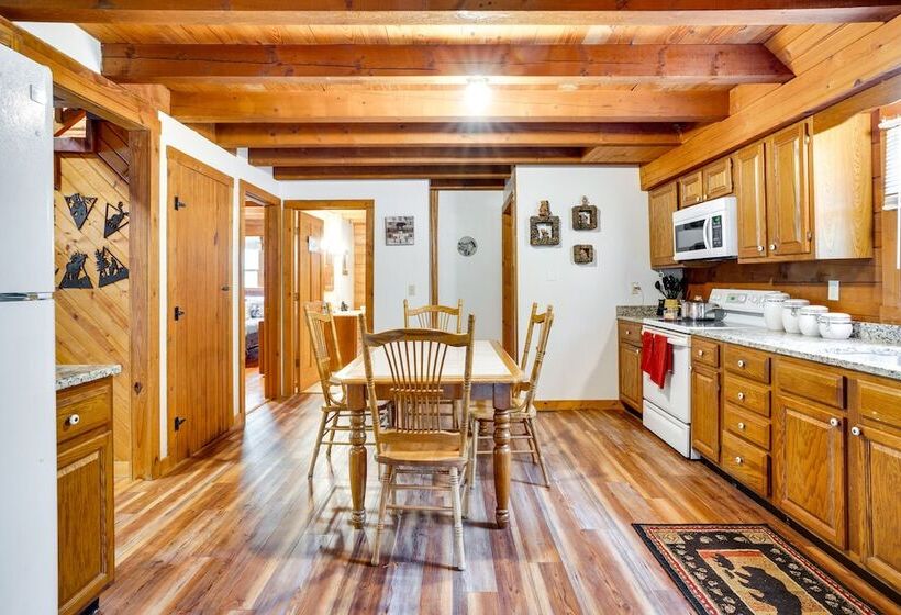 Orleans Retreat W/ Private Hot Tub & Fireplace!