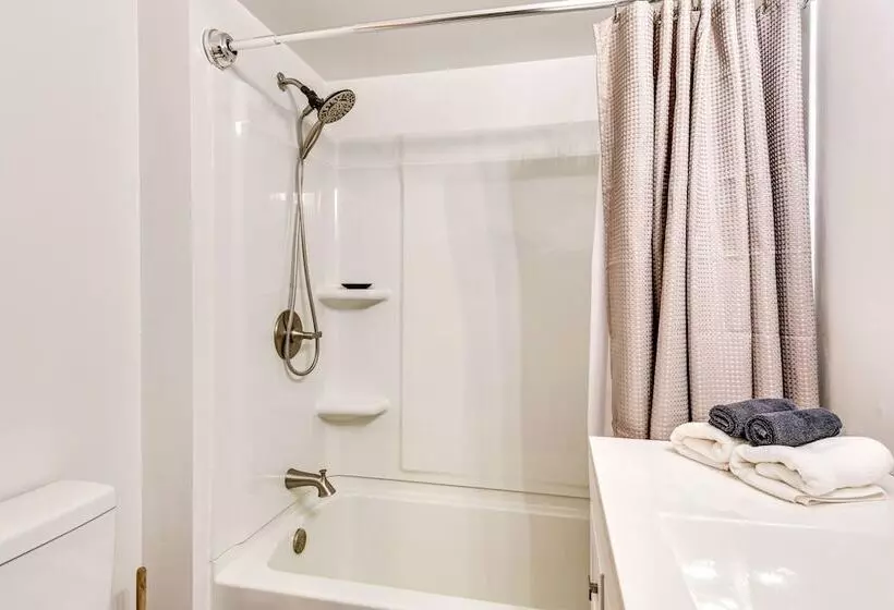 Pet Friendly Indiana Home W/ Porch, Near Downtown!