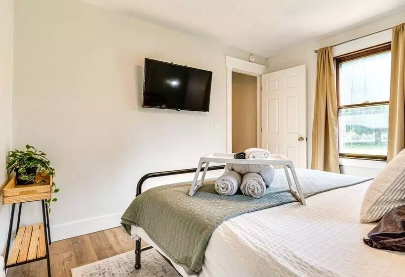 Pet Friendly Indiana Home W/ Porch, Near Downtown!