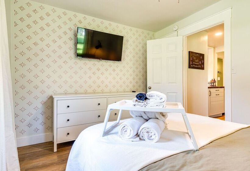 Pet Friendly Indiana Home W/ Porch, Near Downtown!