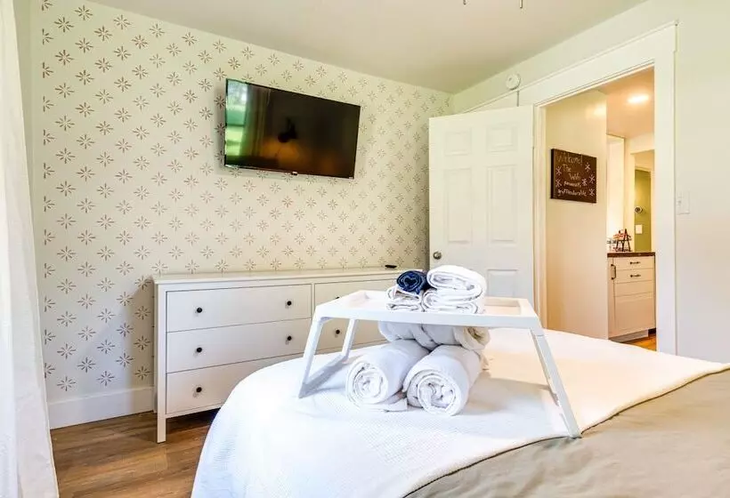 Pet Friendly Indiana Home W/ Porch, Near Downtown!