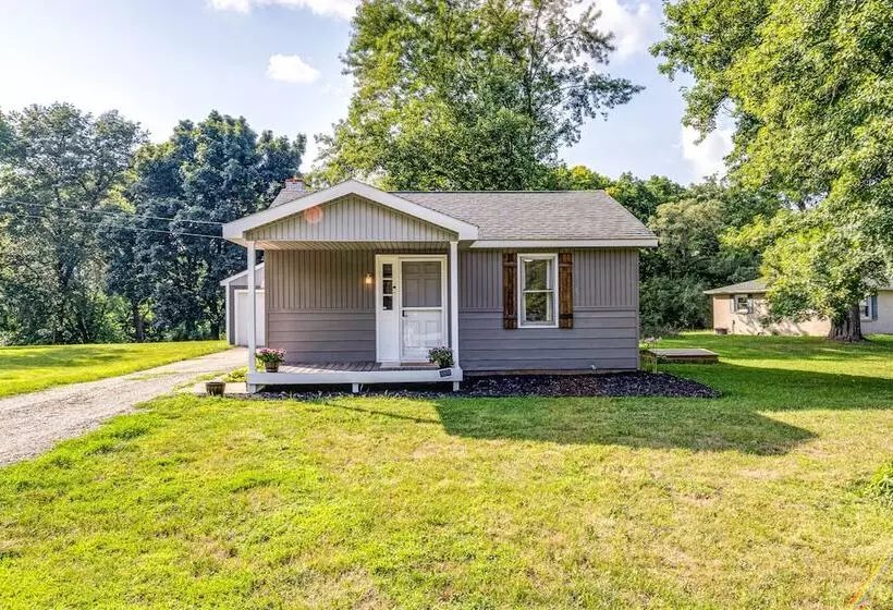 Pet Friendly Indiana Home W/ Porch, Near Downtown!