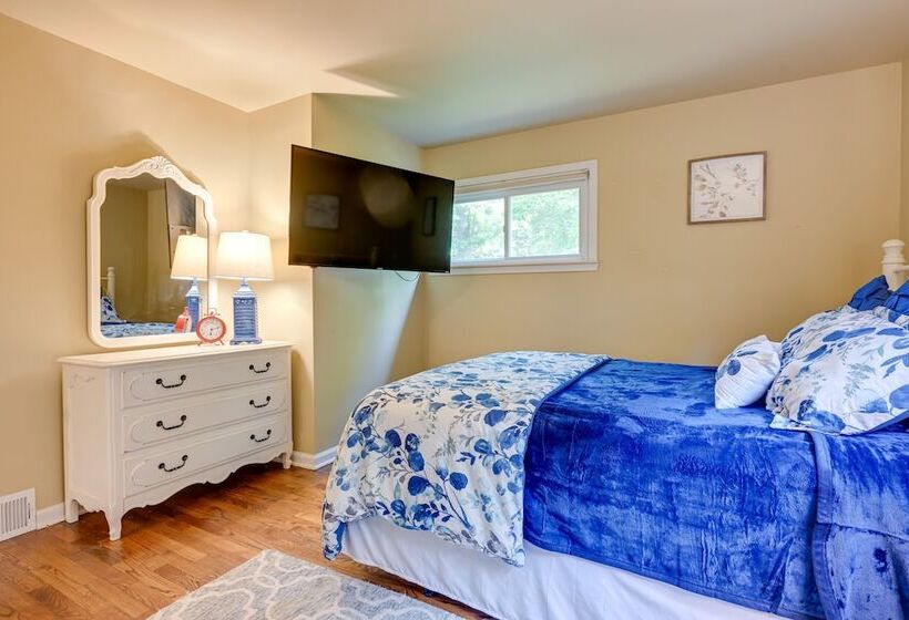 Pet Friendly Michigan Escape W/ Patio & Gas Grill!