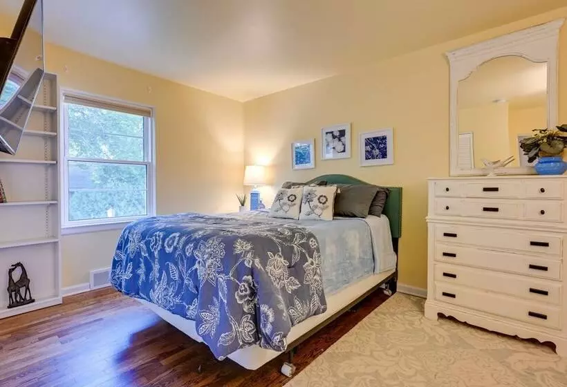 Pet Friendly Michigan Escape W/ Patio & Gas Grill!