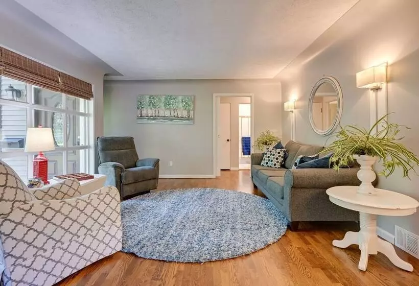 Pet Friendly Michigan Escape W/ Patio & Gas Grill!