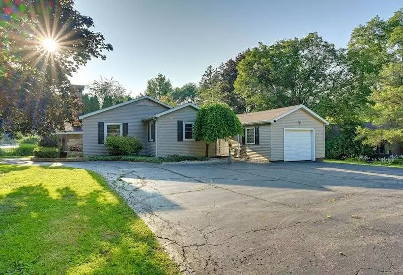 Pet Friendly Michigan Escape W/ Patio & Gas Grill!