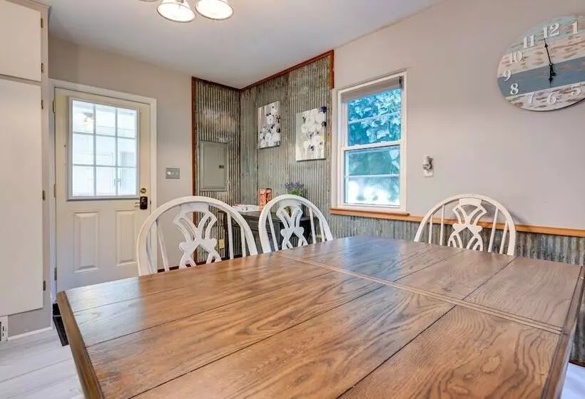 Pet Friendly Michigan Escape W/ Patio & Gas Grill!