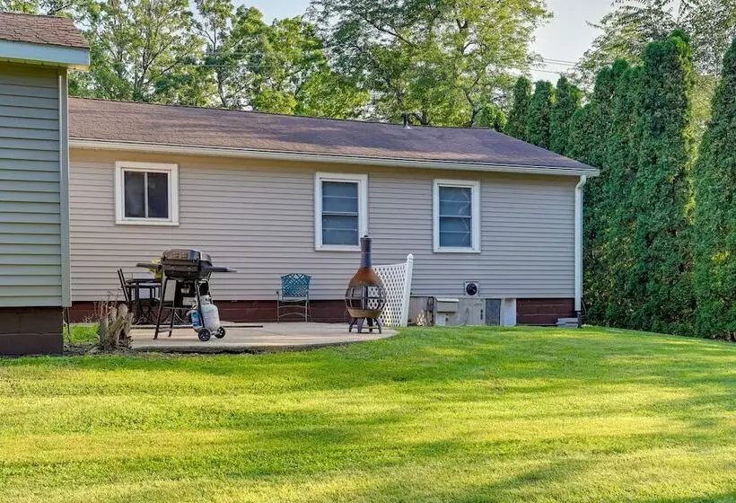 Pet Friendly Michigan Escape W/ Patio & Gas Grill!