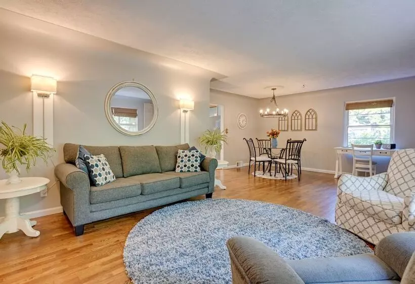 Pet Friendly Michigan Escape W/ Patio & Gas Grill!