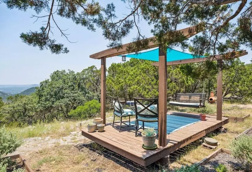 Pipe Creek Escape W/ Screened In Porch & Hot Tub!