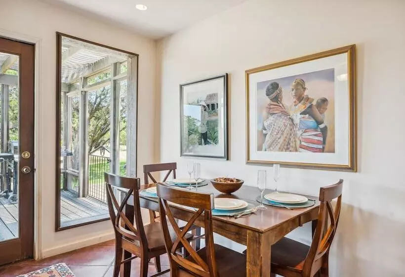 Pipe Creek Escape W/ Screened In Porch & Hot Tub!