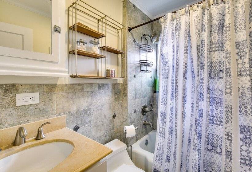 Putnam Valley Vacation Rental: Patio & Lake Views!