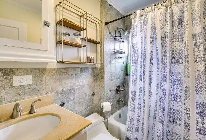 Putnam Valley Vacation Rental: Patio & Lake Views!