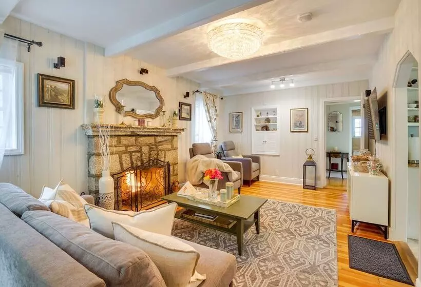 Putnam Valley Vacation Rental: Patio & Lake Views!