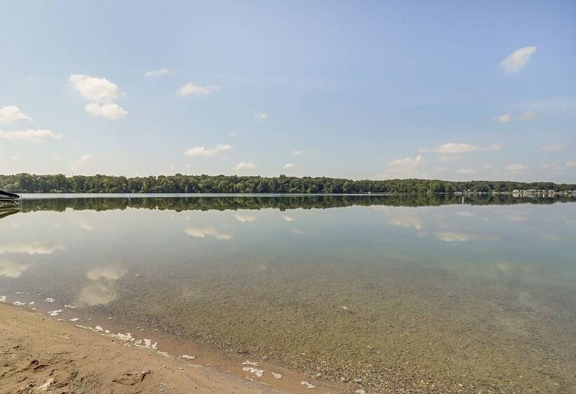 Quaint Grams Lake Cottage Duplex: Pets Welcome!