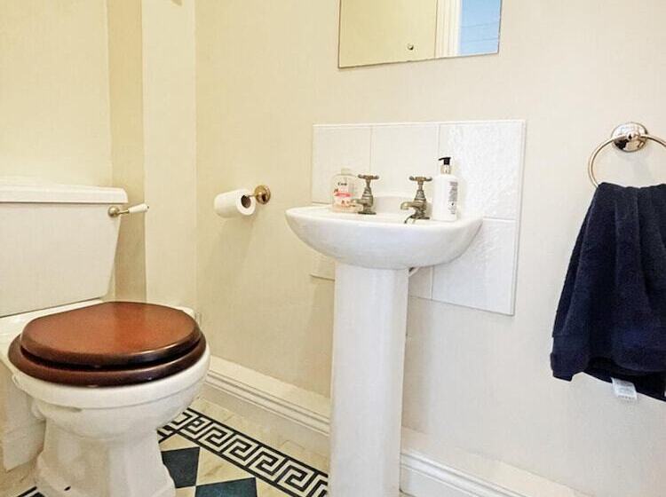 Резиденция The Stables Cottage Inn