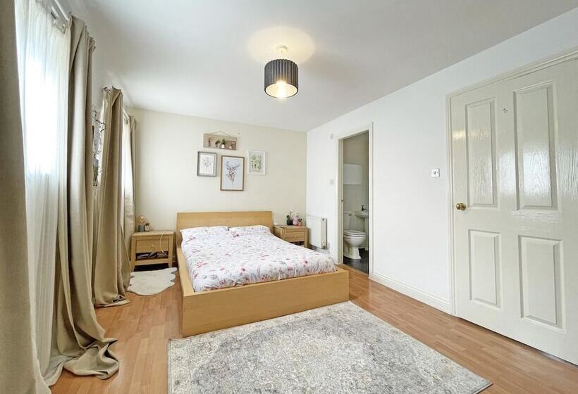 Резиденция The Stables Cottage Inn