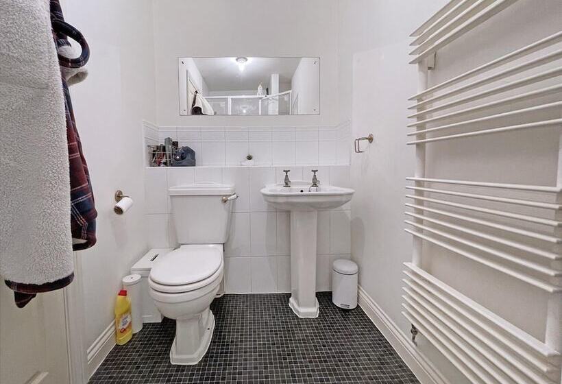 Резиденция The Stables Cottage Inn