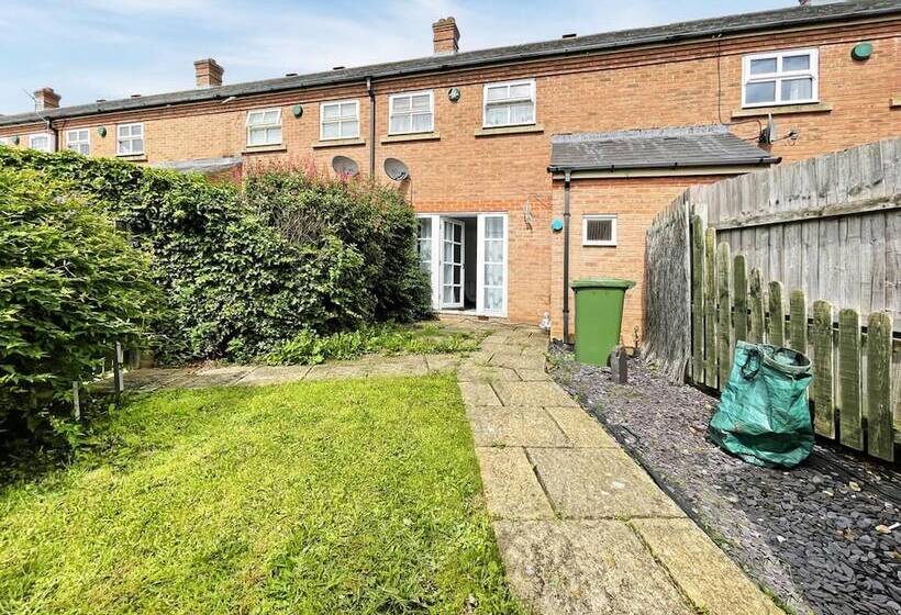 Резиденция The Stables Cottage Inn