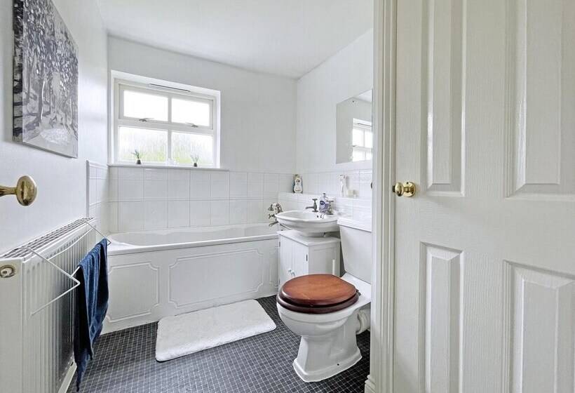 Резиденция The Stables Cottage Inn