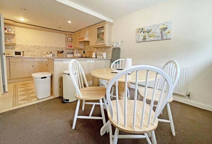 Резиденция The Stables Cottage Inn