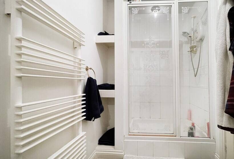 Резиденция The Stables Cottage Inn