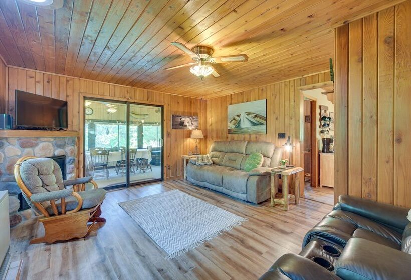 Grill & Fire Pit: Waterfront Cameron Retreat!