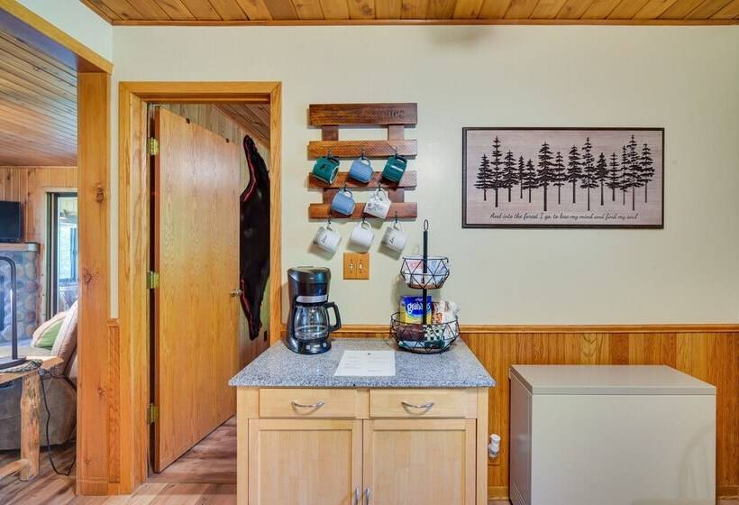 Grill & Fire Pit: Waterfront Cameron Retreat!