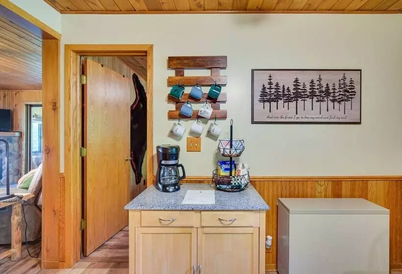 Grill & Fire Pit: Waterfront Cameron Retreat!