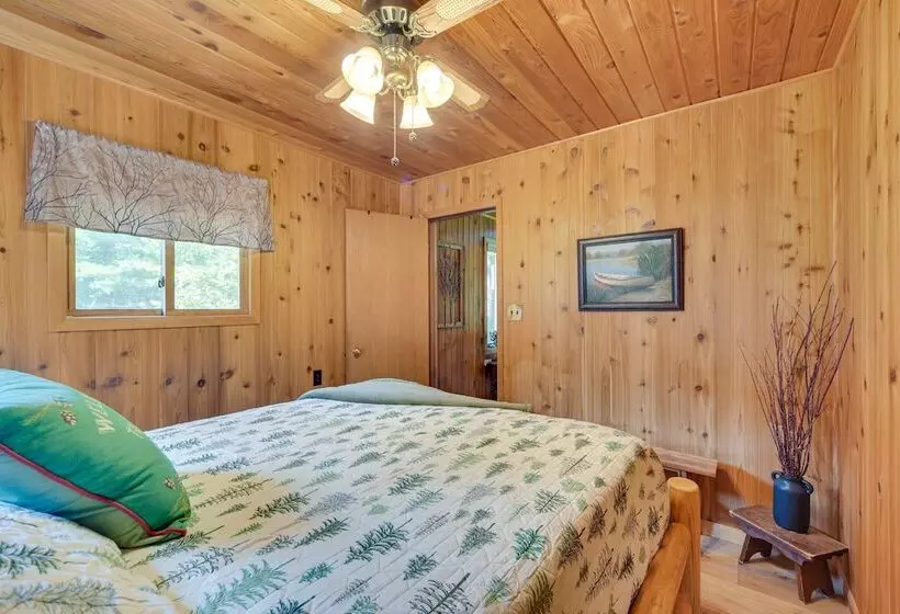 Grill & Fire Pit: Waterfront Cameron Retreat!