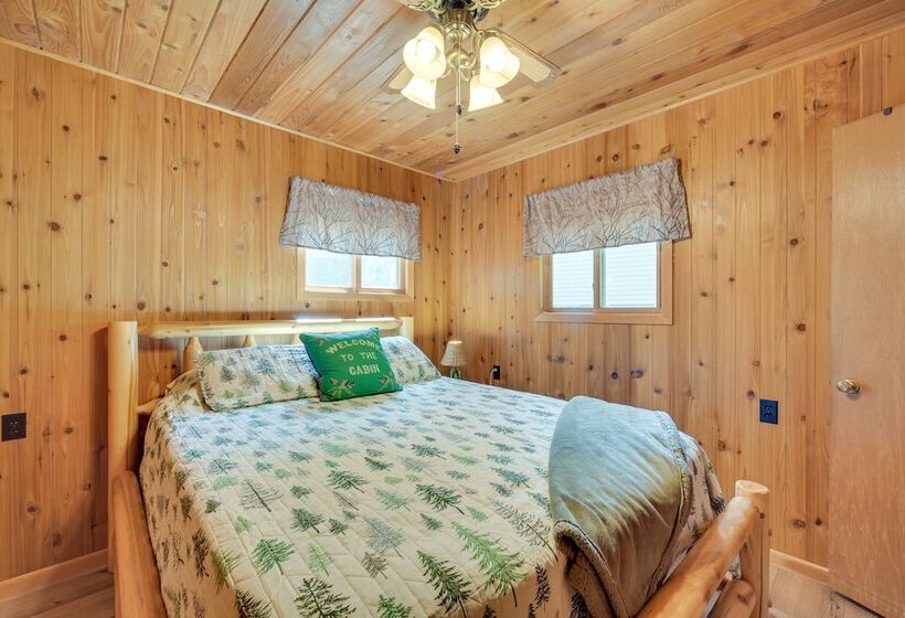 Grill & Fire Pit: Waterfront Cameron Retreat!