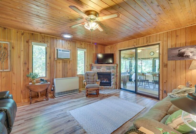 Grill & Fire Pit: Waterfront Cameron Retreat!