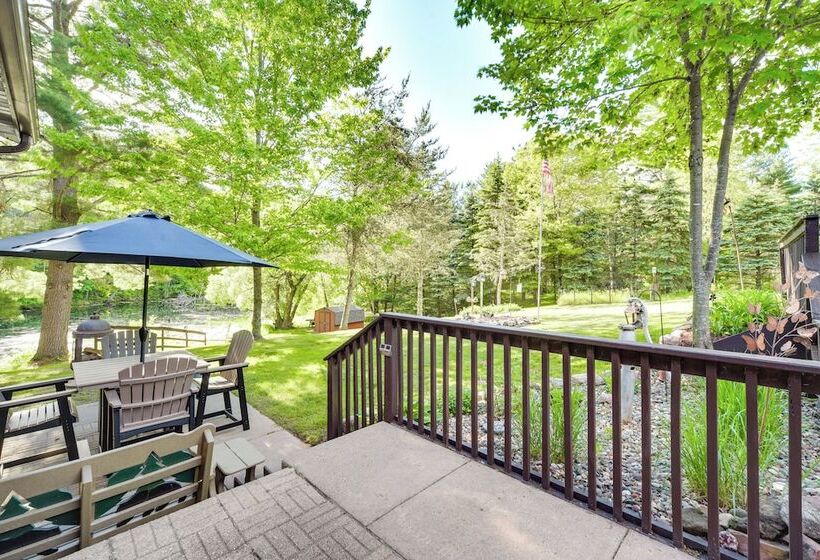 Grill & Fire Pit: Waterfront Cameron Retreat!