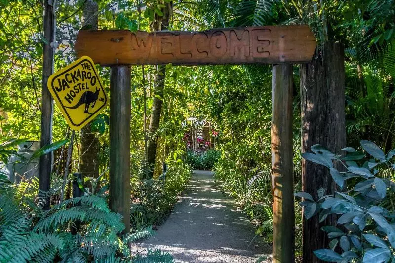 ユースホステル Jackaroo Treehouse Rainforest Retreat