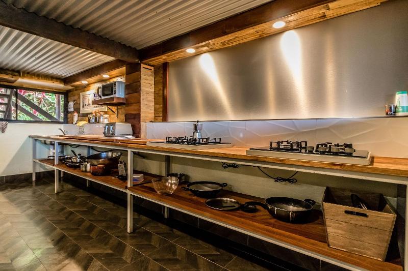 호스텔 Jackaroo Treehouse Rainforest Retreat