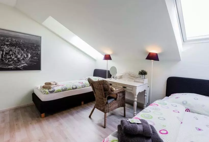 Aamiaismajoitus (B&B) Heinsens Ellerbek