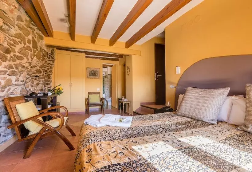 Hotel Cal Llop