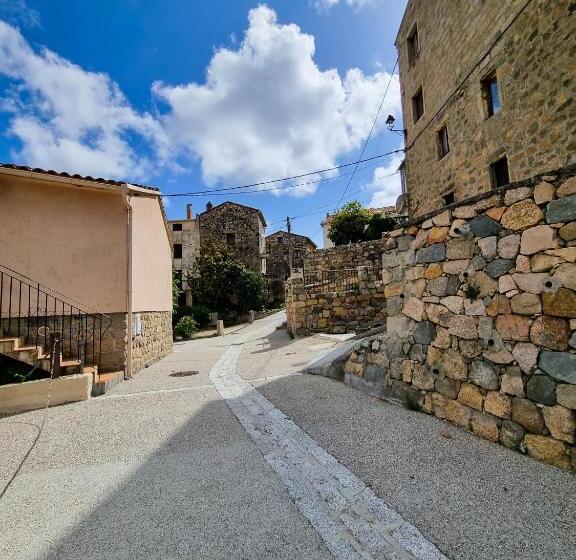 هتل Hôtel Villa Les Orangers