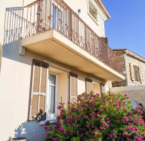 هتل Hôtel Villa Les Orangers