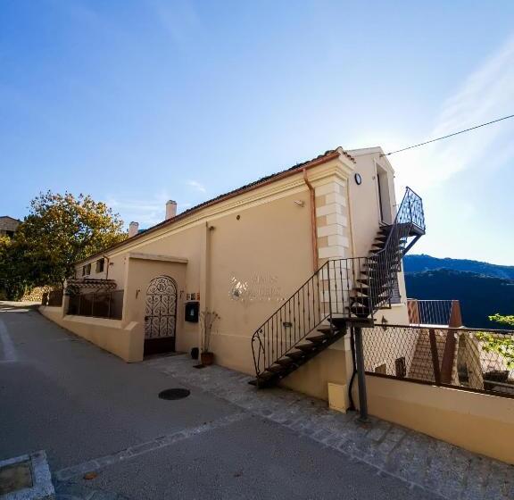 هتل Hôtel Villa Les Orangers