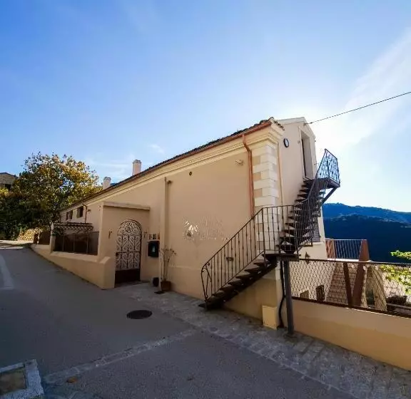 هتل Hôtel Villa Les Orangers