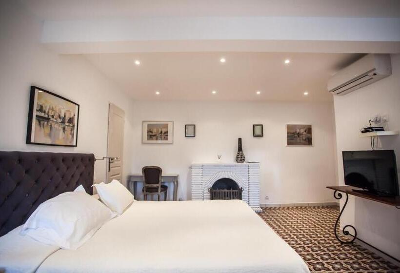 هتل Hôtel Villa Les Orangers